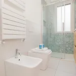 Modern One-bedroom With Terrace - Naviglio Martesana Apartman *