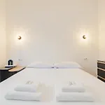 Modern One-bedroom With Terrace - Naviglio Martesana * Milánó