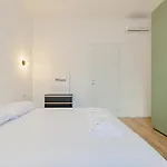 Apartman Modern One-bedroom With Terrace - Naviglio Martesana