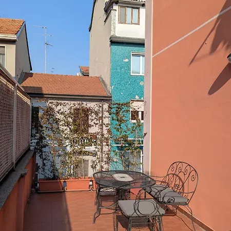 Modern One-bedroom With Terrace - Naviglio Martesana Milano