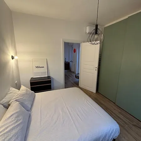 Modern One-bedroom With Terrace - Naviglio Martesana * Milano