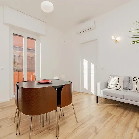 Lejlighed Modern One-bedroom With Terrace - Naviglio Martesana *